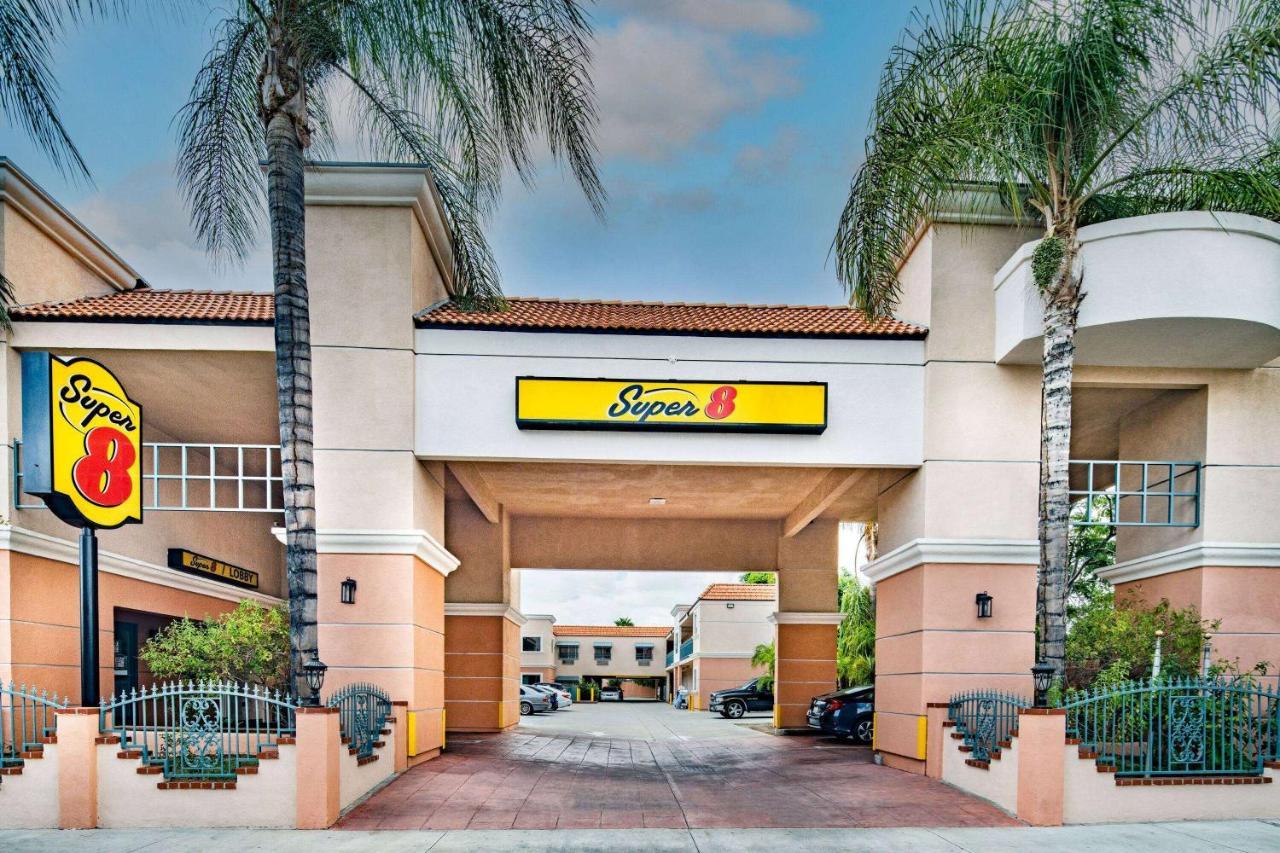 במוטל לוס אנג'לס Super 8 By Wyndham North Hollywood מראה חיצוני תמונה