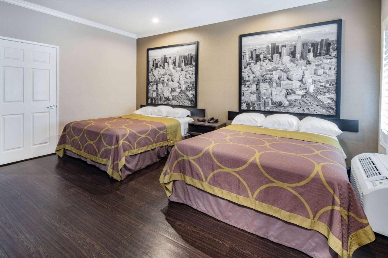 במוטל לוס אנג'לס Super 8 By Wyndham North Hollywood מראה חיצוני תמונה