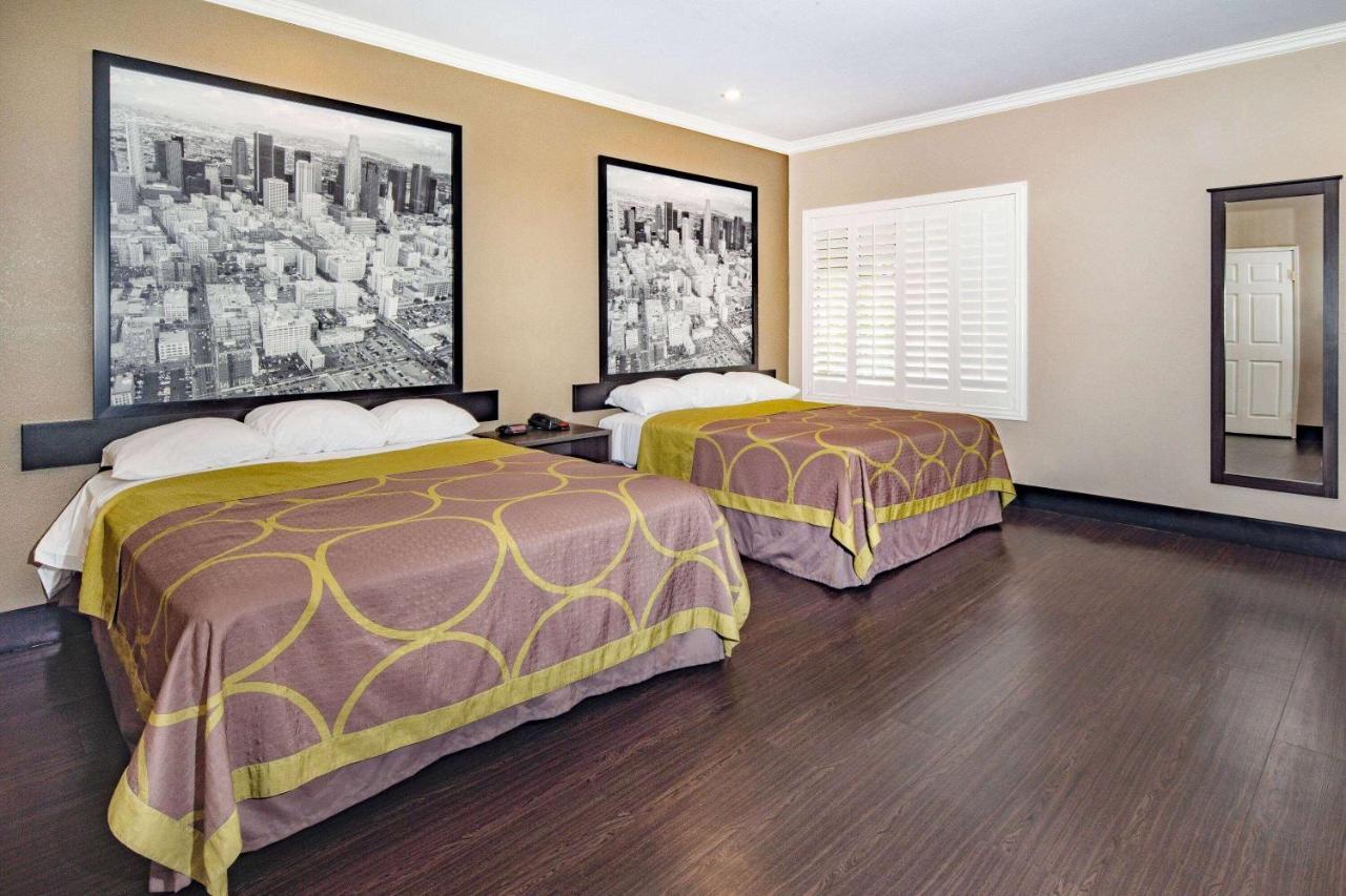 במוטל לוס אנג'לס Super 8 By Wyndham North Hollywood מראה חיצוני תמונה